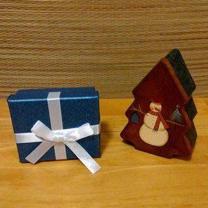 Pair of small gifting boxes